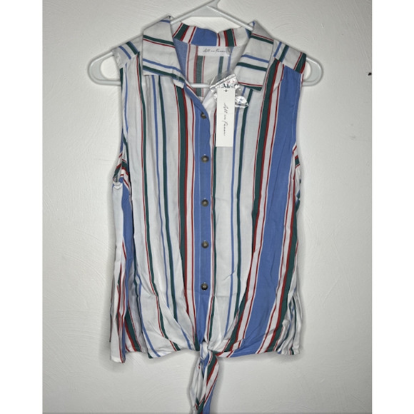 ALL in favor striped blouse w. tie front - size small - Picture 5 of 5